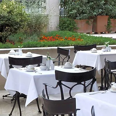 Vera Hotel 4*